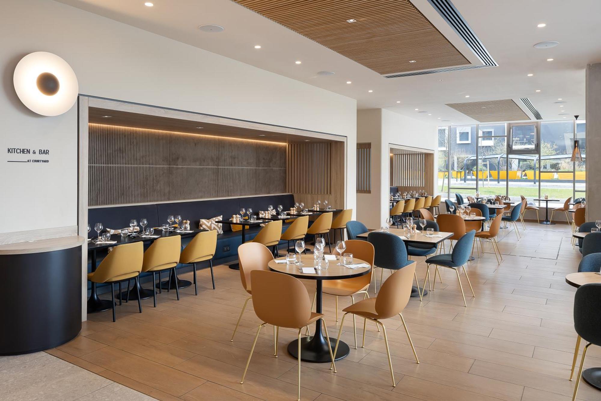 Courtyard By Marriott Paris Charles De Gaulle Central Airport Roissy-en-France Exterior foto